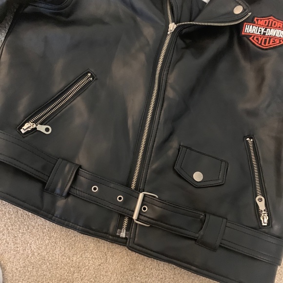 Harley Davidson Motorcycles Vinyl Biker Jacket. Zipper down and buttons. Large - Picture 7 of 9